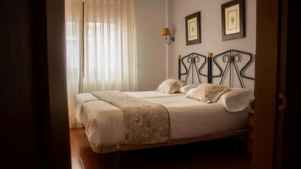 Habitación Doble - 2 camas — Hotel El Angliru