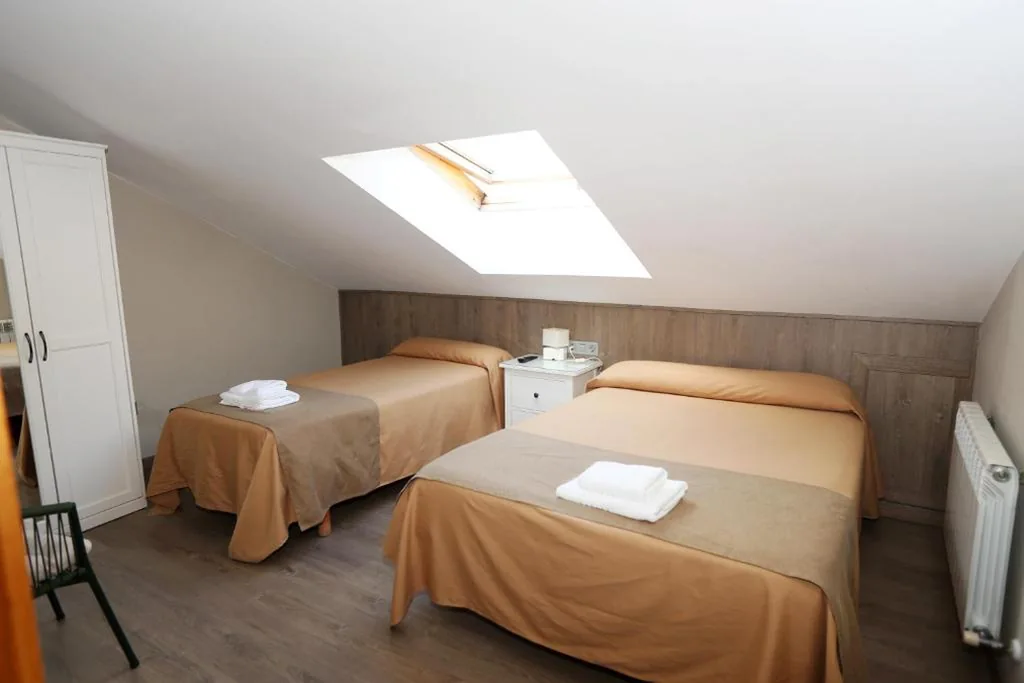 Habitación Triple Confort — Hotel El Balcón