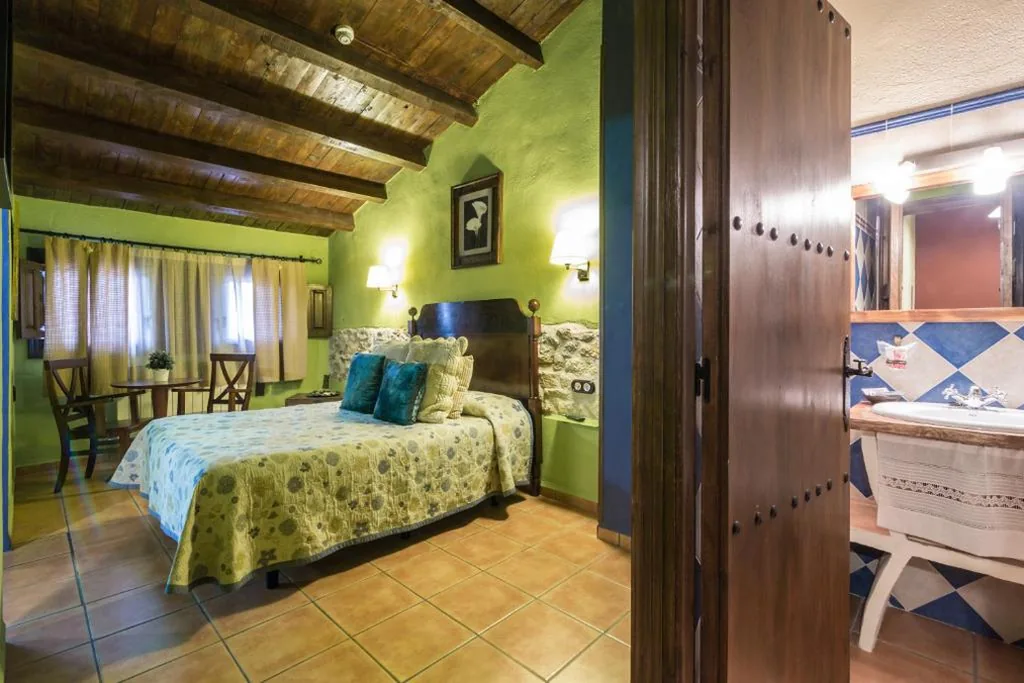 Habitación Doble Superior con bañera de hidromasaje — Hotel el Cantón Rural