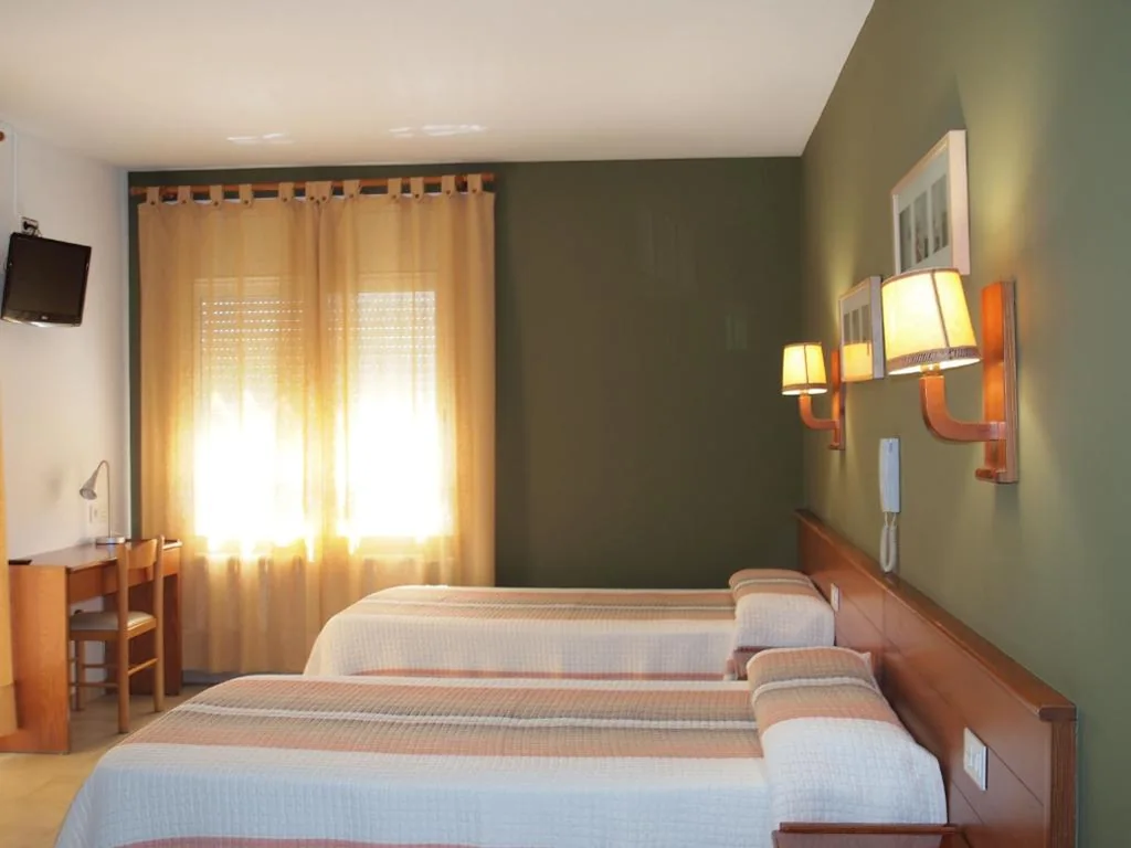 Doppelzimmer – 1 oder 2 Betten — Hotel El Castell