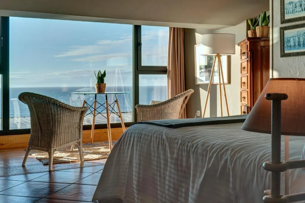 Tweepersoonskamer met uitzicht op zee - 1 of 2 bedden — Hotel El Castillo de Los Locos