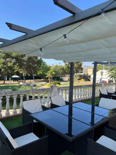 Hotel El Cisne - parking exterior gratuito — foto 7