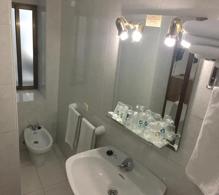Habitación cuádruple — Hotel El Emigrante