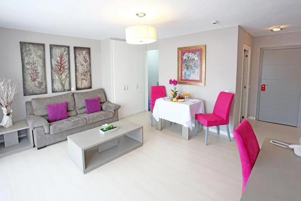 Apartamento de 1 dormitorio (2 adultos + 2 niños) — Hotel El Faro Marbella