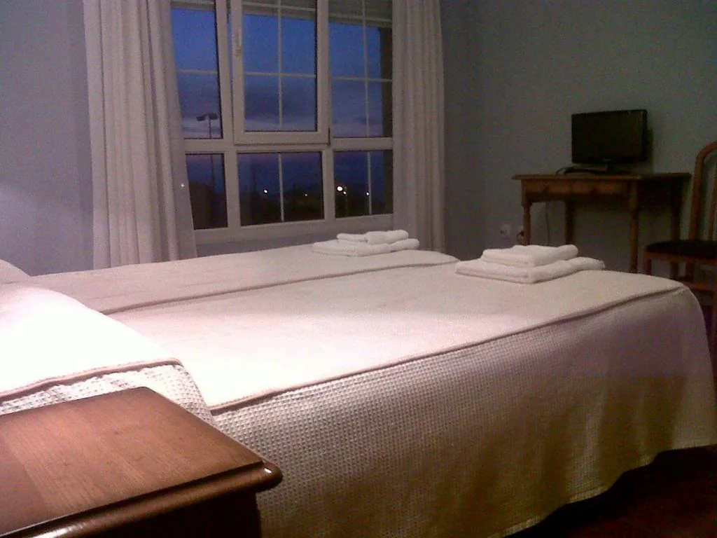 Habitación Doble con vistas a las montañas - 2 camas — Hotel El Fornon