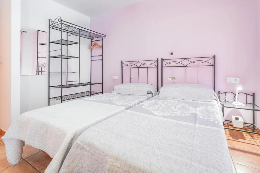 Dreibettzimmer mit eigenem Bad — Hotel El Horno