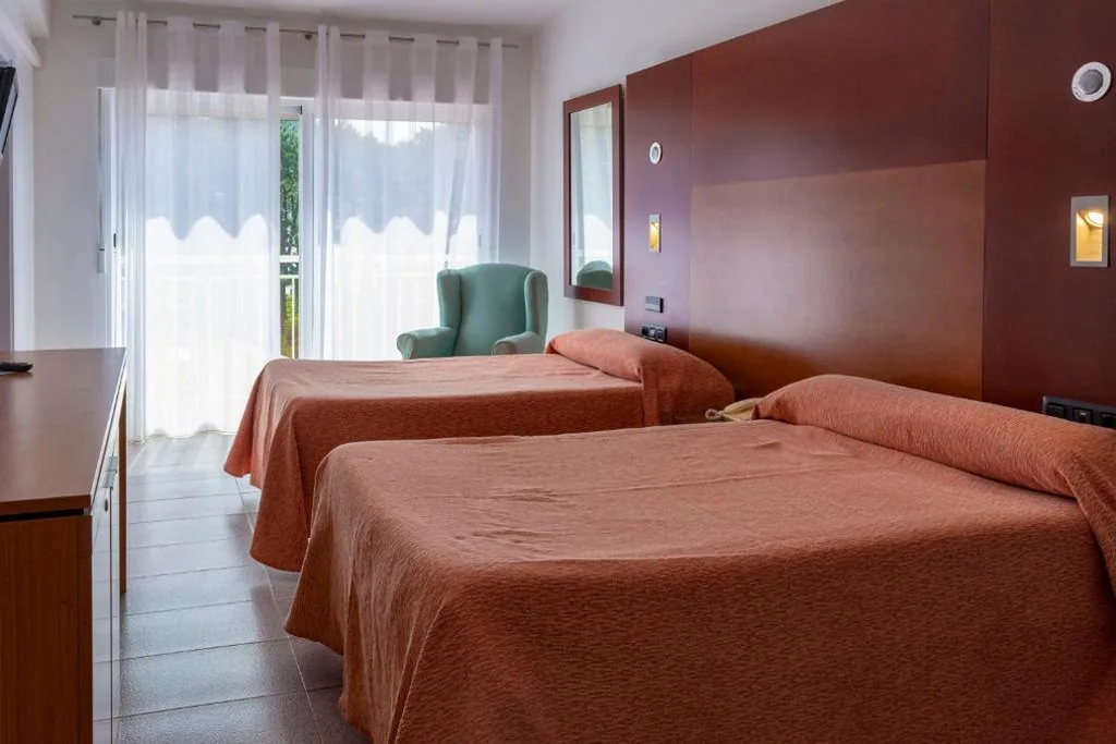 Habitación Triple Básica — Hotel El Molino