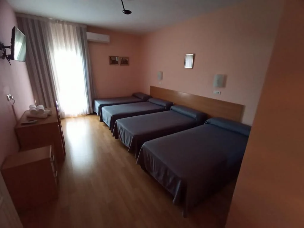 Camera Quadrupla Economica — HOTEL EL MOLINO DE PANCORBO