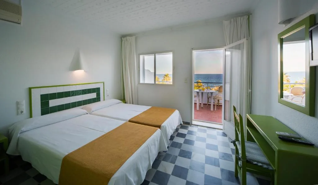 Habitación Doble con vistas al mar — Hotel El Puntazo I