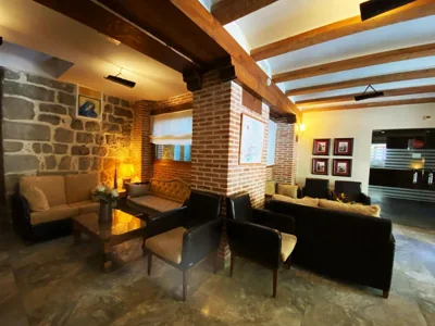 HOTEL EL RASTRO - Palacio Duque de Tamames - — Foto 12