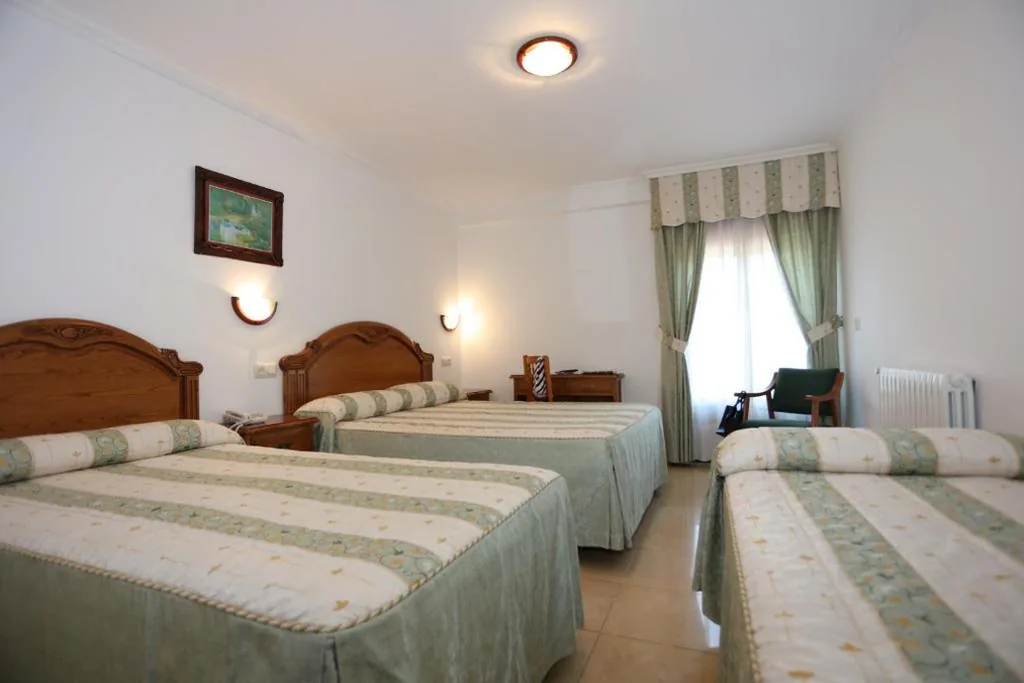 Standard Quadruple Room — Hotel El Tilo