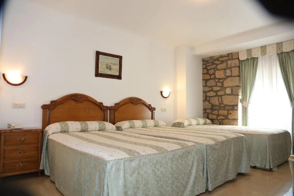 Standard Triple Room — Hotel El Tilo