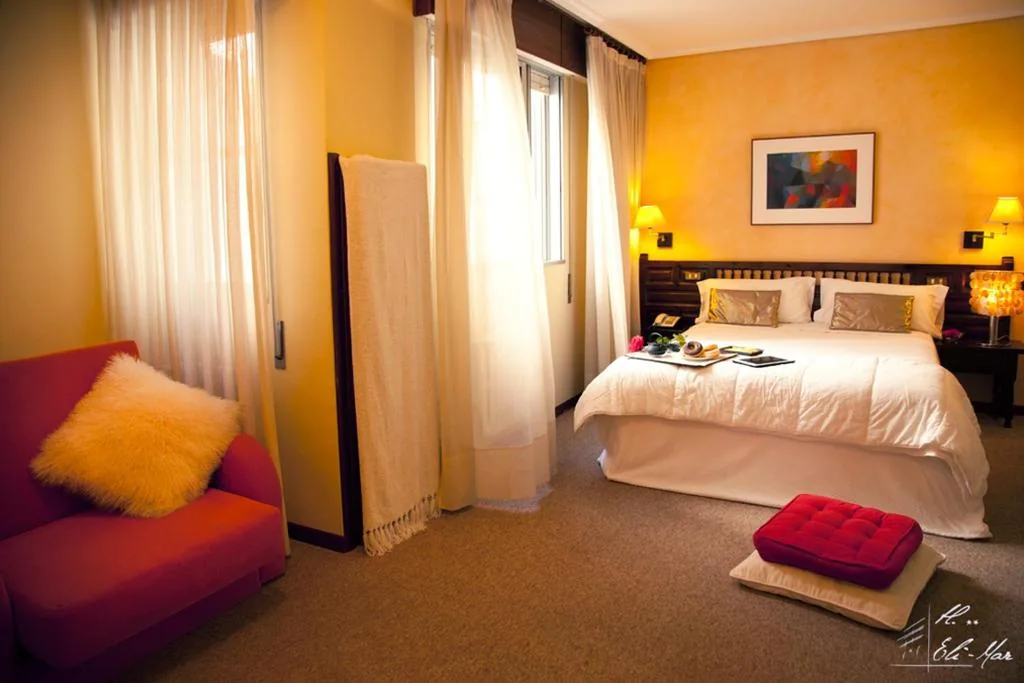 Quarto Familiar (2 adultos + 1 criança) — Hotel Eli-Mar
