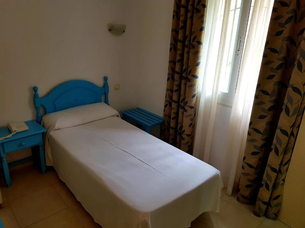 Habitación Individual — Hotel Eliseos