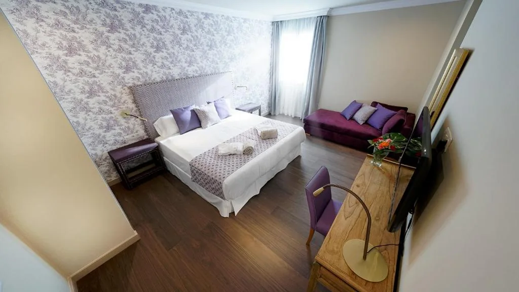 Deluxe-Doppelzimmer – 1 oder 2 Betten — Hotel Emblemático Agáldar
