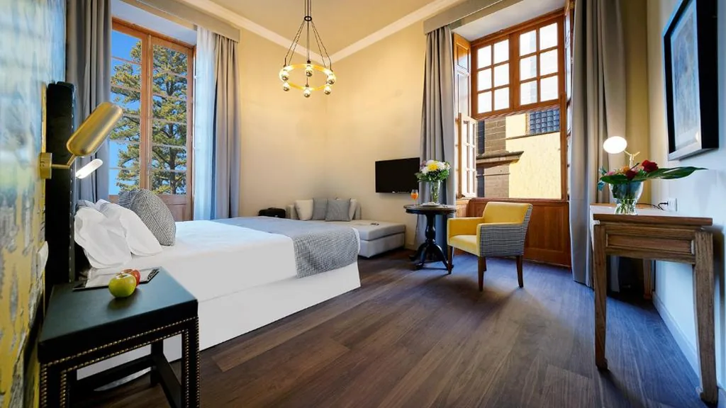 Superior-Deluxe-Doppelzimmer – 1 oder 2 Betten — Hotel Emblemático Agáldar