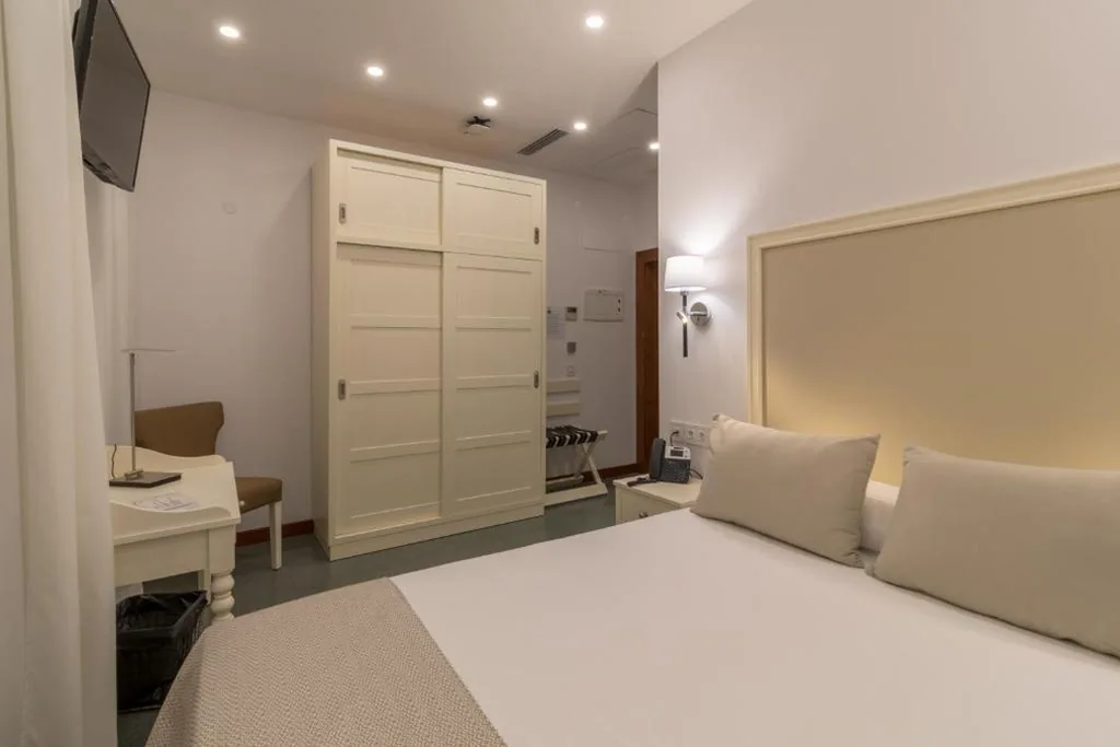 Habitación Doble — Hotel Emblemático Holiday Time