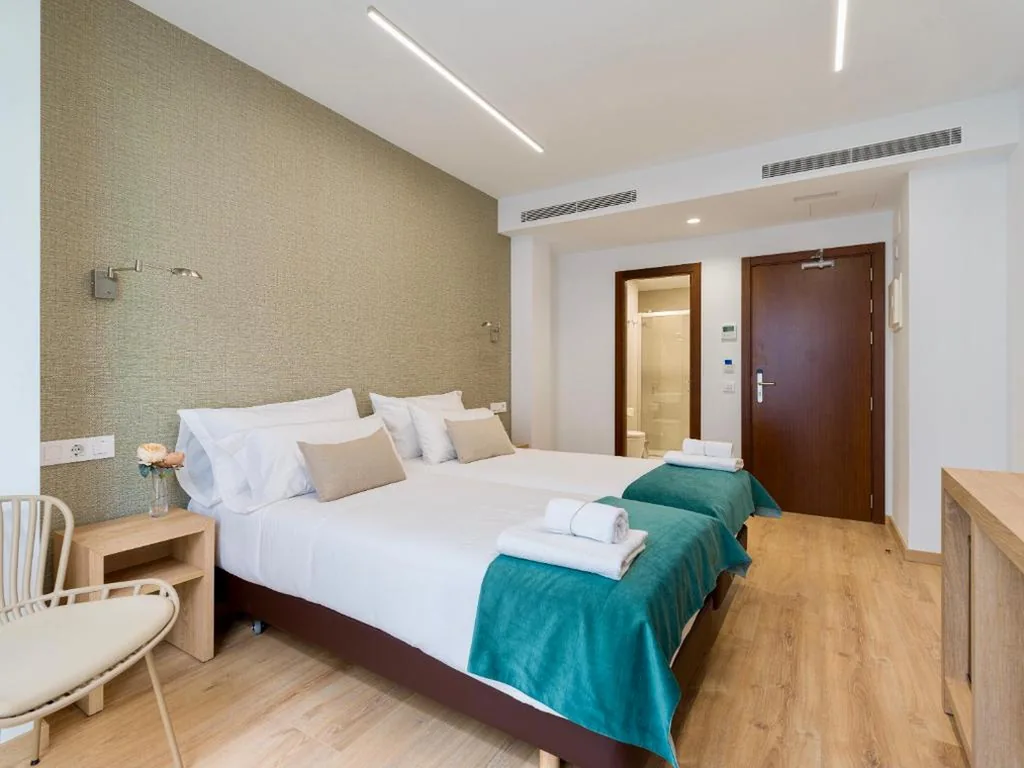 Habitación Doble Deluxe - 1 o 2 camas — Hotel Emeté & Coworking by Airnest