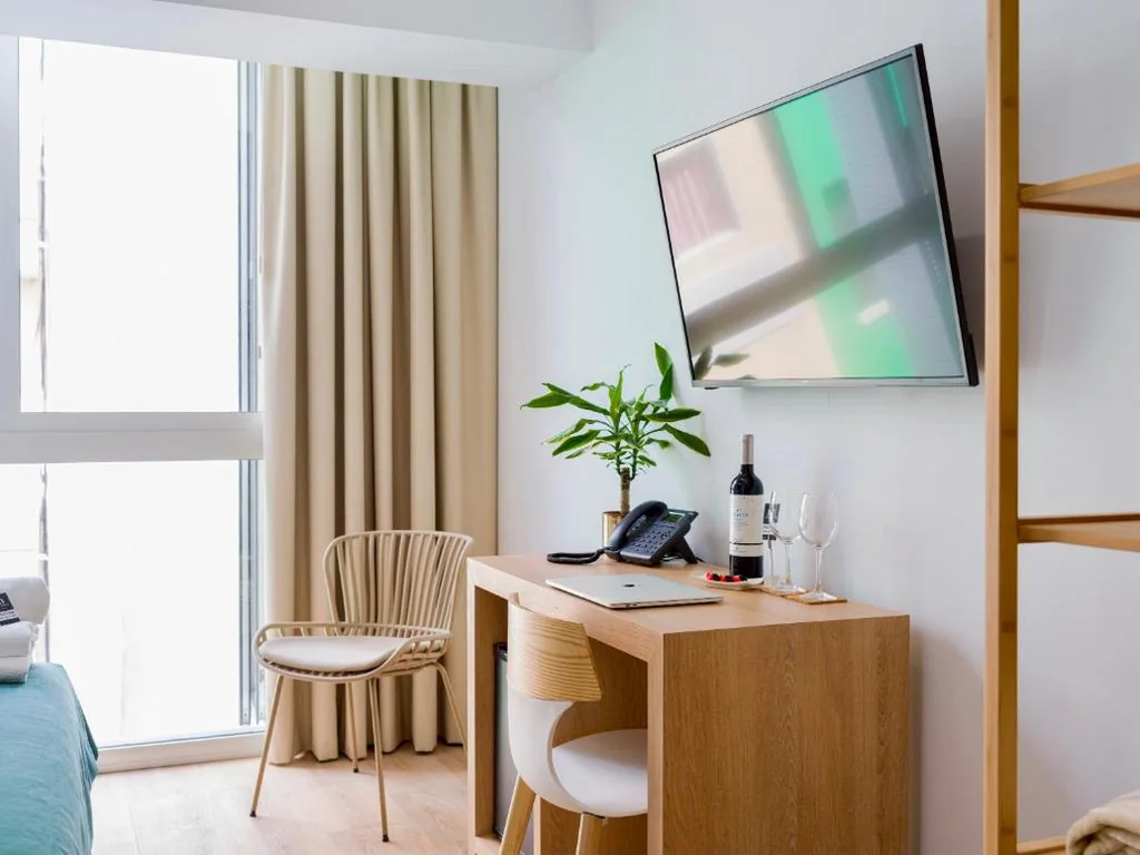 Habitación Doble Estándar — Hotel Emeté & Coworking by Airnest