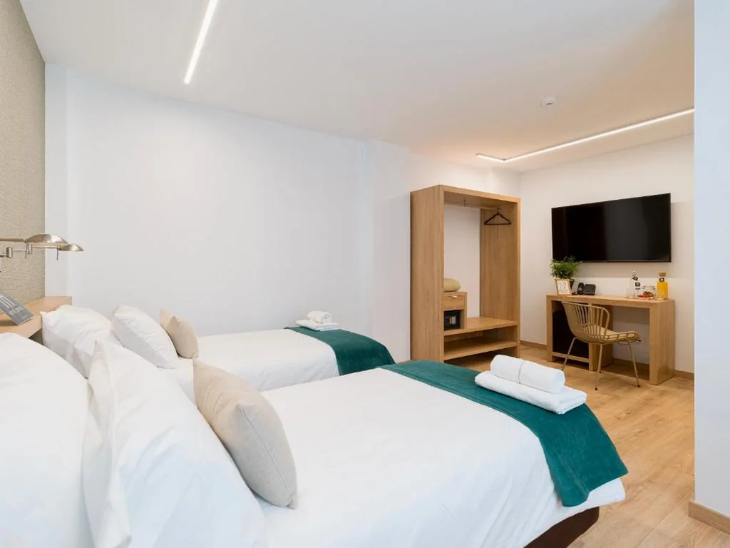 Habitación Doble Superior - 1 o 2 camas — Hotel Emeté & Coworking by Airnest