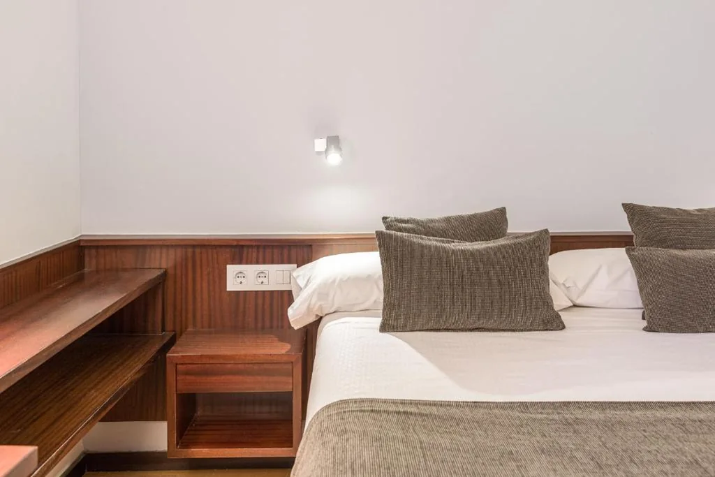 Double Room - 1 or 2 Beds — Hotel Emporda