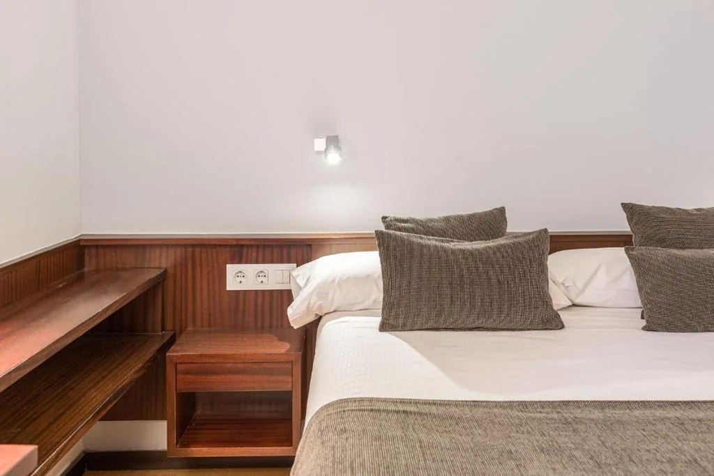 Dalí Package - Double Room with 1 or 2 Beds — Hotel Emporda