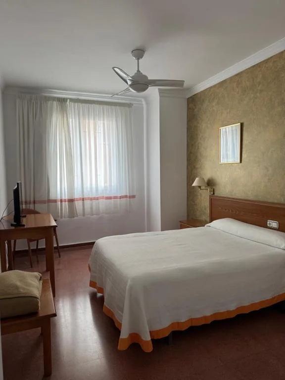 Chambre Individuelle — Hotel Encarna