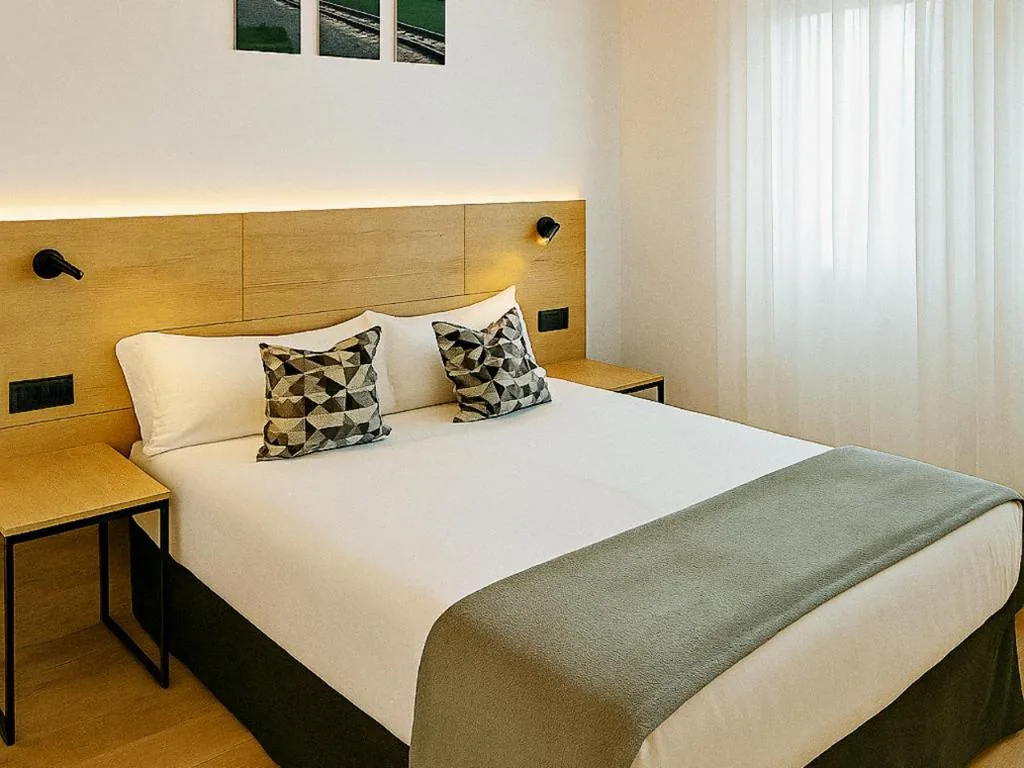 Habitación Doble — Hotel Entrerailes