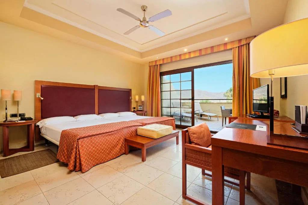 Quarto Duplo com Vista Piscina — Hotel Envia Almería Spa & Golf
