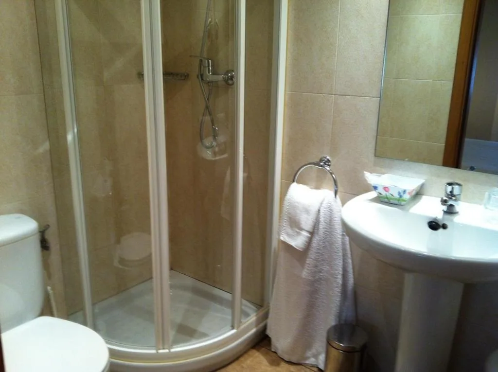 Quarto Duplo - 1 ou 2 camas — Hotel Errekagain