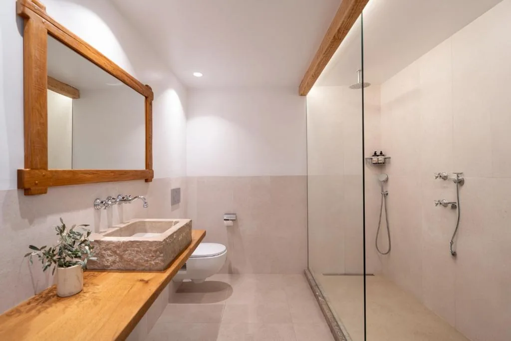 带水疗中心使用权的小型套房 — Hotel Es Port