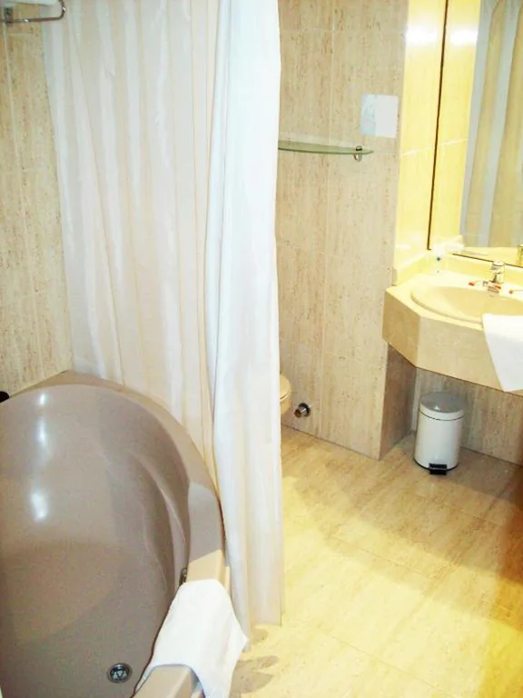 Camera quadrupla — Hotel Escuela Madrid