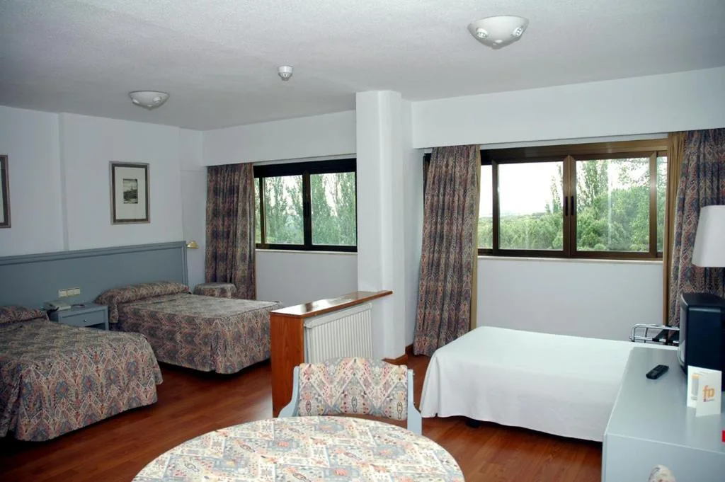 Camera tripla — Hotel Escuela Madrid
