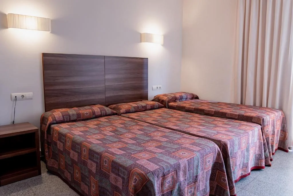 Camera Tripla Classica (2 adulti + 1 bambino) — Hotel Espanya by ALEGRIA