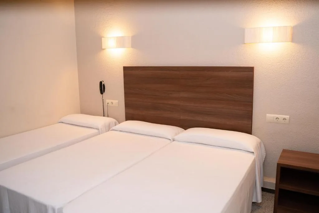 Camera Tripla Classica (3 adulti) — Hotel Espanya by ALEGRIA
