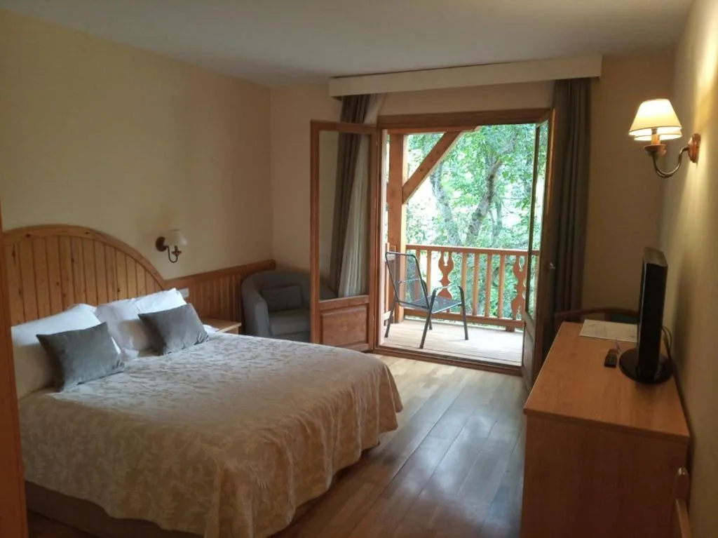 Tweepersoonskamer met uitzicht op de tuin - 1 of 2 bedden — Hotel Estanys Blaus