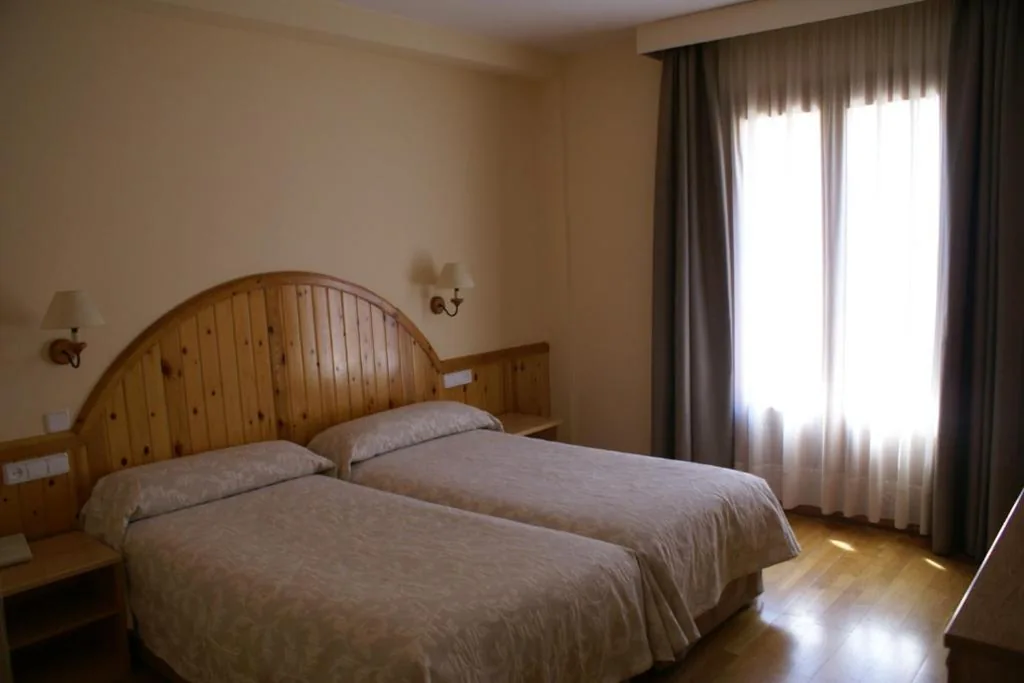 Driepersoonskamer — Hotel Estanys Blaus
