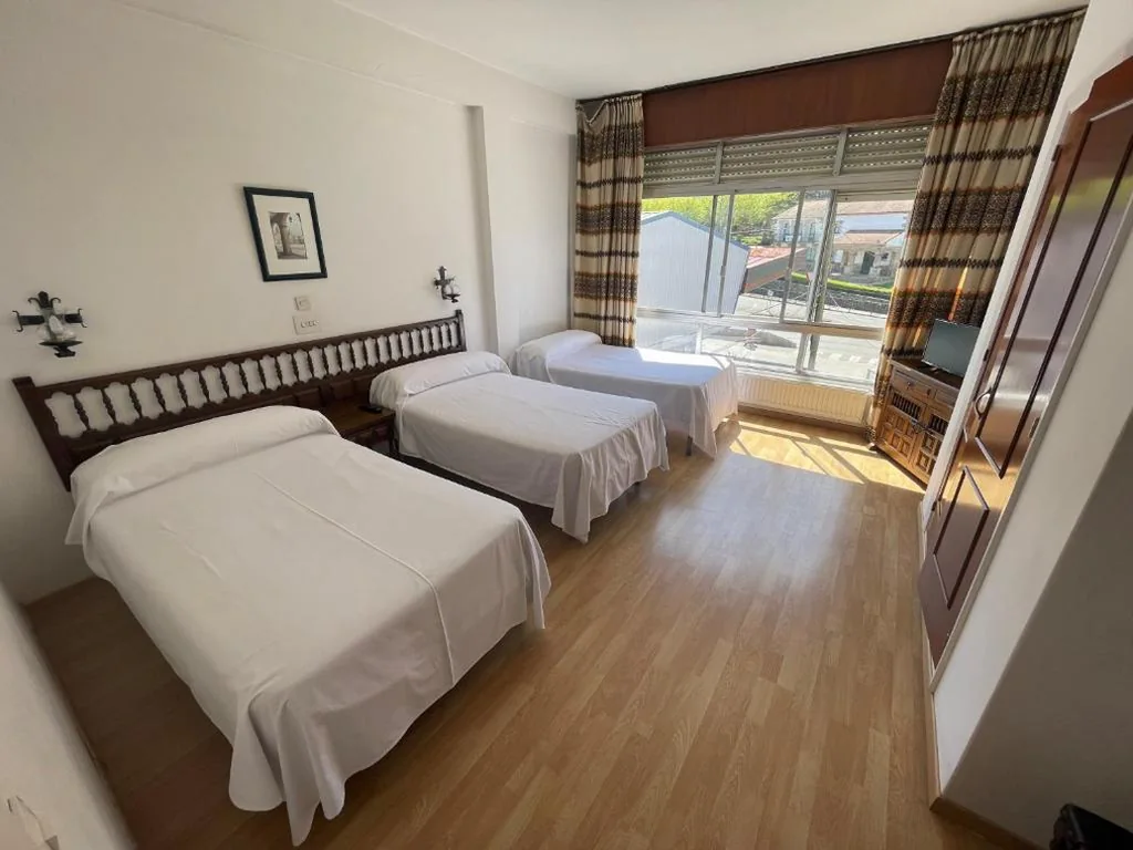 Camera quadrupla economica — Hotel Eumesa