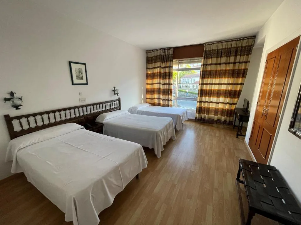 Camera tripla economica — Hotel Eumesa