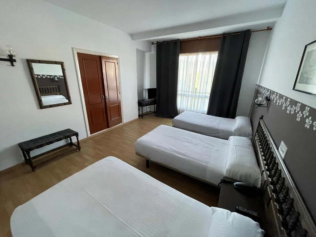 Camera tripla — Hotel Eumesa