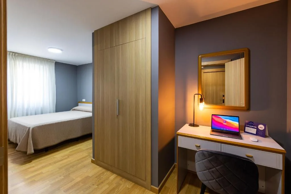 Camera Doppia Basic con letto matrimoniale — Hotel Europa