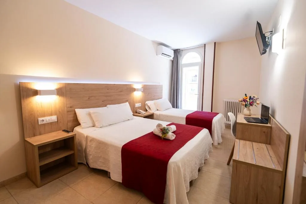 Habitación Triple — Hotel Europa