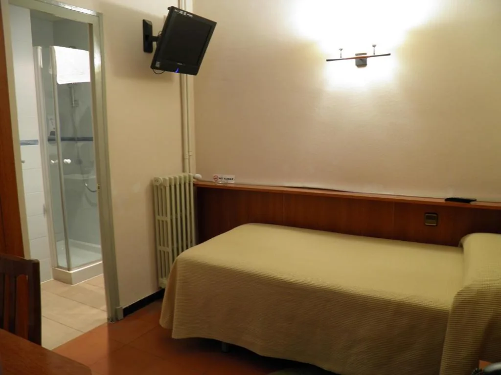 Quarto Individual — Hotel Europa