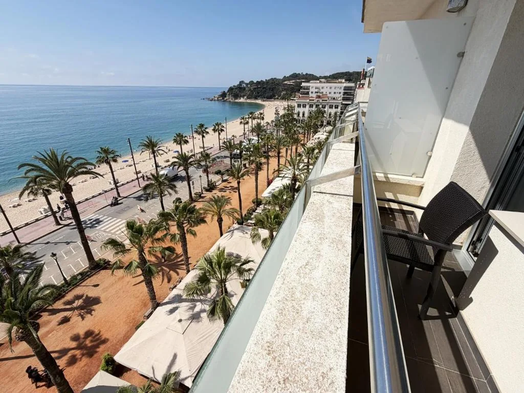 Doppelzimmer mit Balkon und Meerblick + Zustellbett — Hotel Excelsior