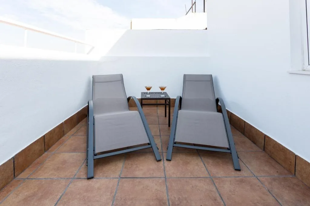 Superior Double Room with Terrace — Hotel Familia Conde
