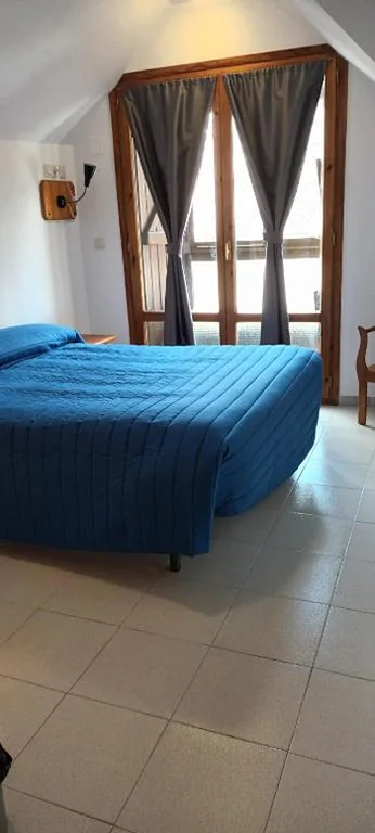 Chambre double avec salle de bains privative - 1 ou 2 lits — HOTEL FAMILIAR MAXIMINA