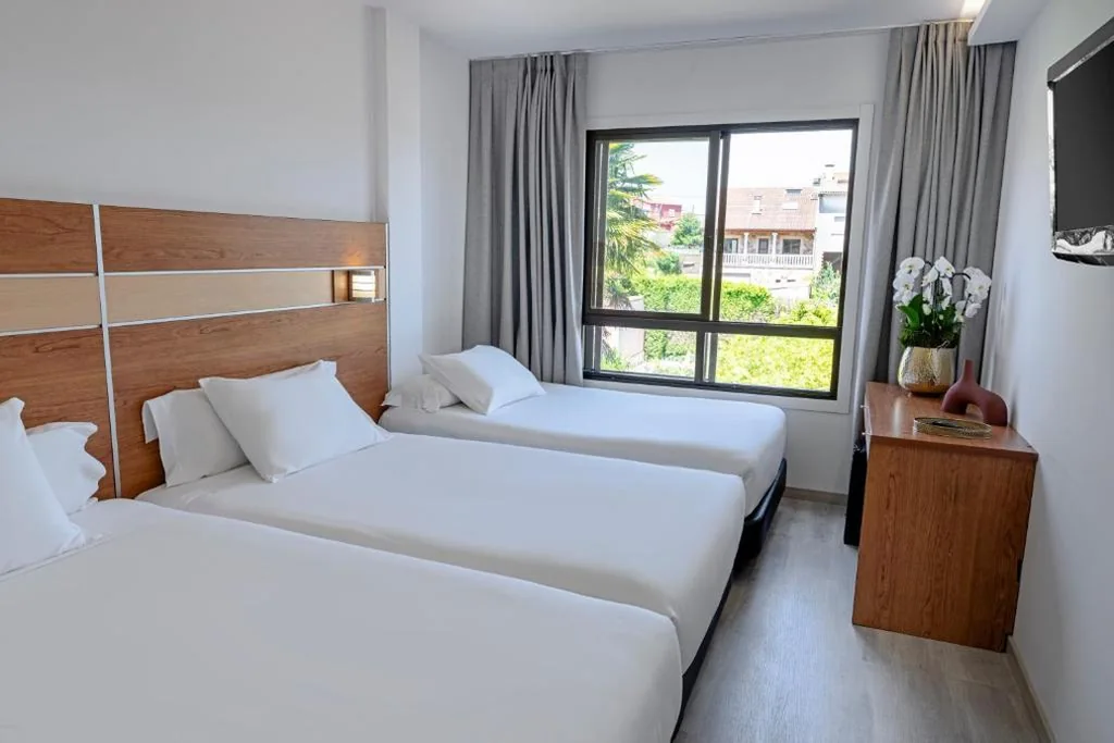3 camas individuais — Hotel Faranda Los Tilos, Ascend Hotel Collection