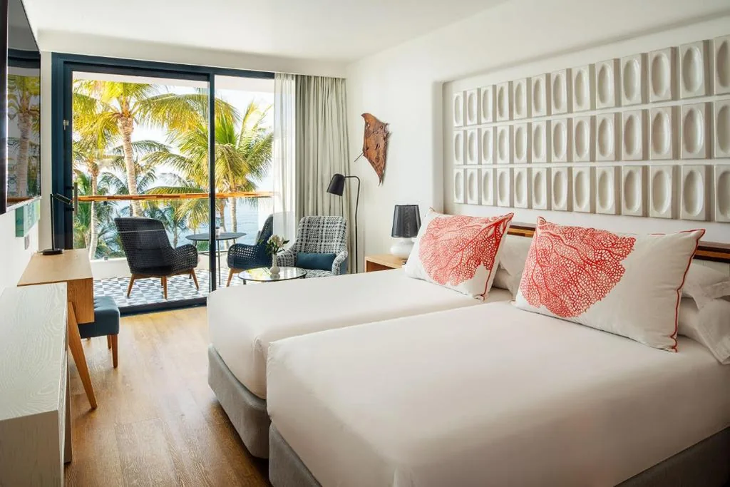 Quarto Duplo Superior com Vista Mar - 1 ou 2 Camas — Hotel Fariones