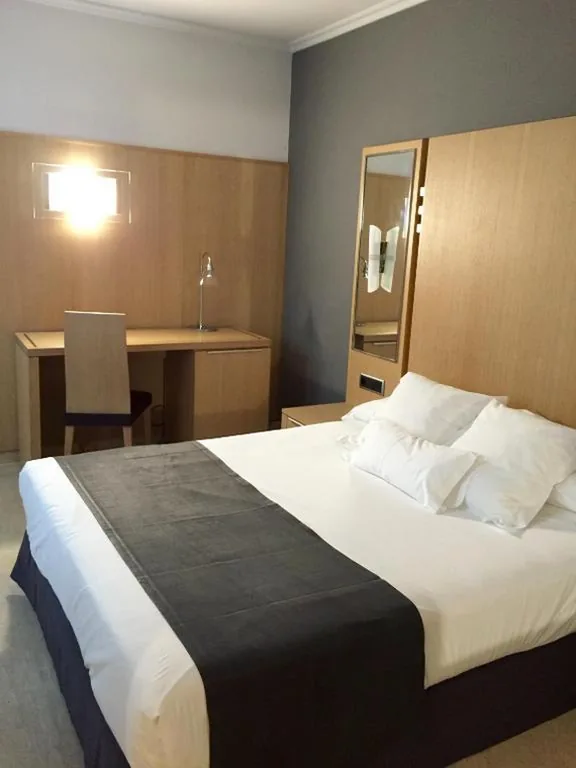 Interior Double Room — Hotel Faro Salazón