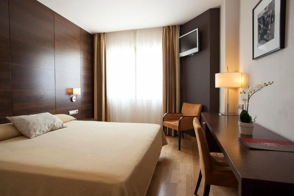 Chambre Standard – 1 grand lit — Hotel FC Villalba